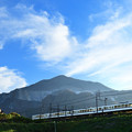 横瀬 4000系電車と武甲山