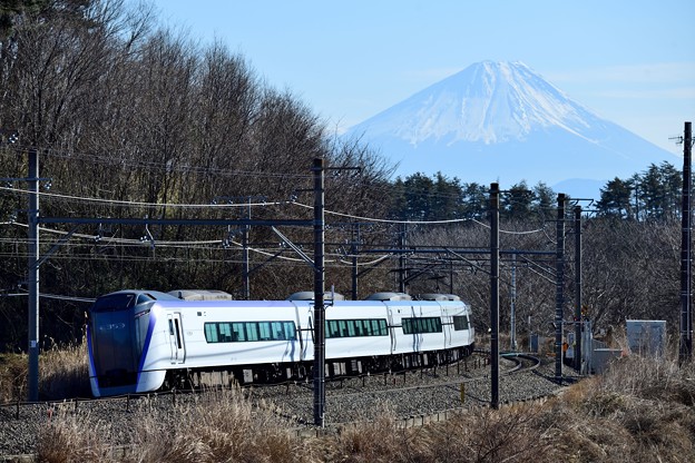 富士山とE353系特急あずさ号
