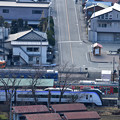 下吉田駅に停車するE353系特急富士回遊号