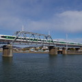湊川橋りょうを渡るE257系5000番代新宿さざなみ81号