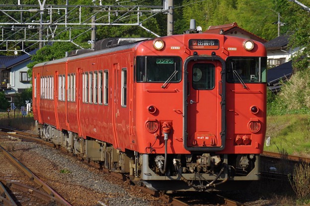 宍道駅に到着する山陰本線普通列車