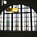 Photos: レトロ建築な図書館のステンドグラス