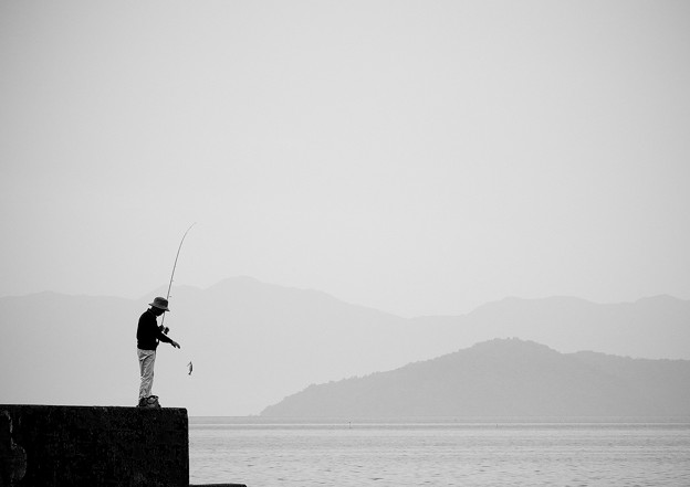 琵琶湖のつりびと