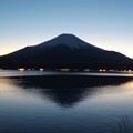 Photos: 夕暮れ時の富士