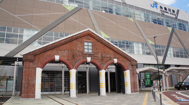 Photos: JR西日本 えちごときめき鉄道 糸魚川駅