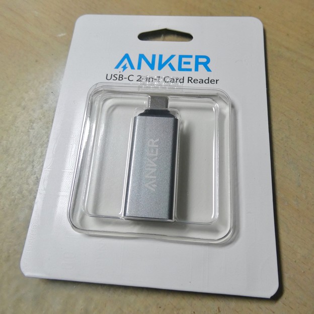 Anker USB-C 2-in-1 Card Reader - 1