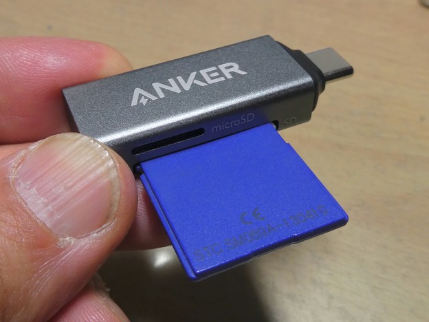 Photos: Anker USB-C 2-in-1 Card Reader - 11：SDカード接続時