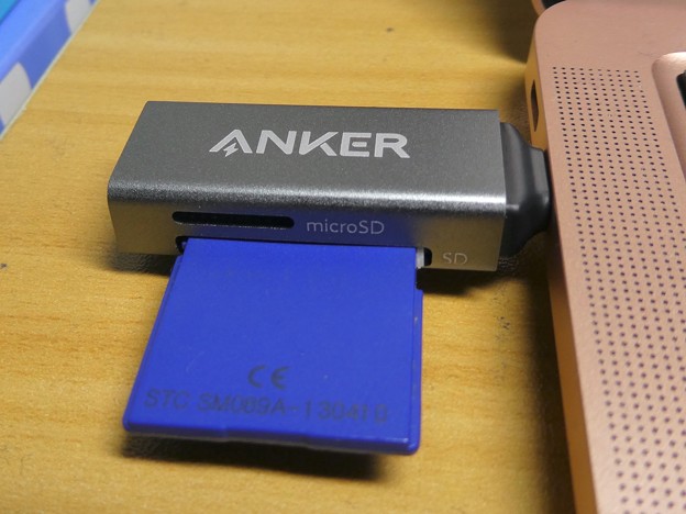 Anker USB-C 2-in-1 Card Reader - 12：SDカード＆Macbook Air接続時