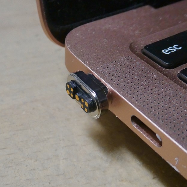 Macbook Air・ProをMagsafe化できる「Sisyphy Magsafe 磁気 マグネット USB-Cアダプター（9ピン）」 - 5