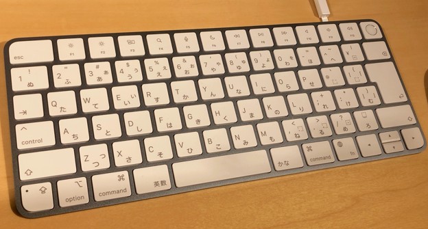 M1搭載iMacのブルーモデル - 4：キーボード（Touch IDあり）
