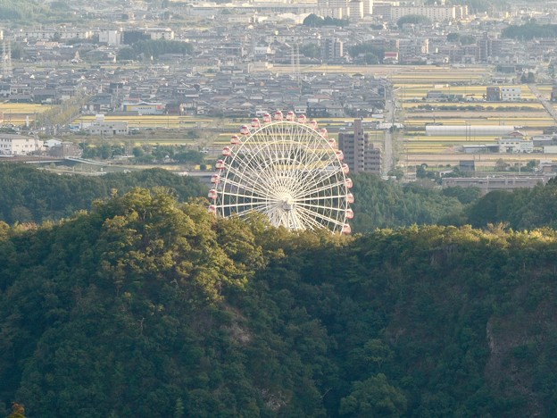 日本ラインうぬまの森：眺望の道から見た景色 - 3（モンキーパークの観覧車）