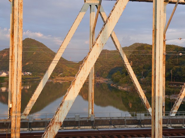 犬山橋から見た景色 - 5：犬山橋越しの大平山と継鹿尾山