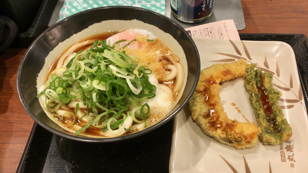 丸亀製麺:とろ玉うどんと天ぷら