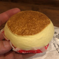 Photos: ファミマのホットケーキまん - 3