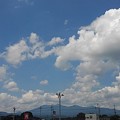 Photos: 駐車場から見えた大きな雲のある青空（8月2日）