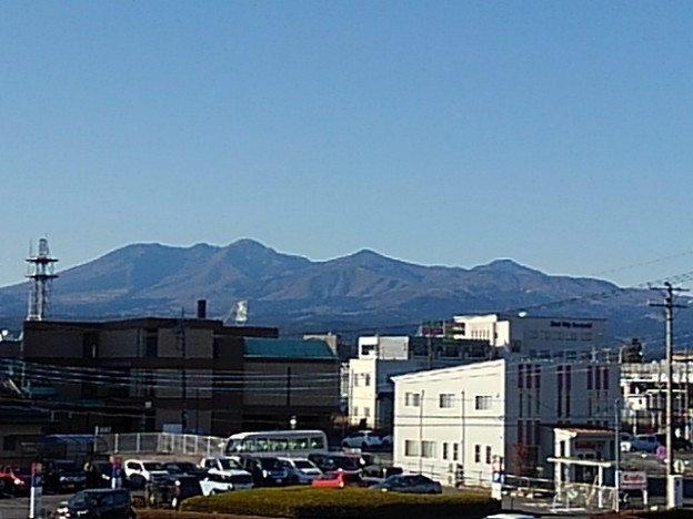 屋上駐車場から見えた高原山（12月5日）