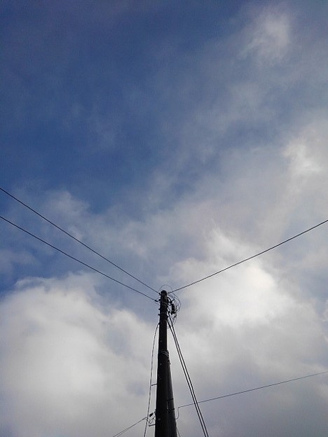 電柱と雲（12月26日）