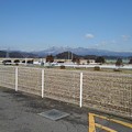 コンビニの駐車場から見えた山（3月24日）