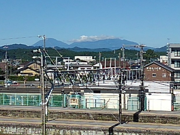 矢板駅のホームと日光連山（8月19日）