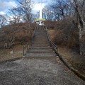 Photos: 長峰公園の丘の手摺りのあるの上り階段（1月1日）