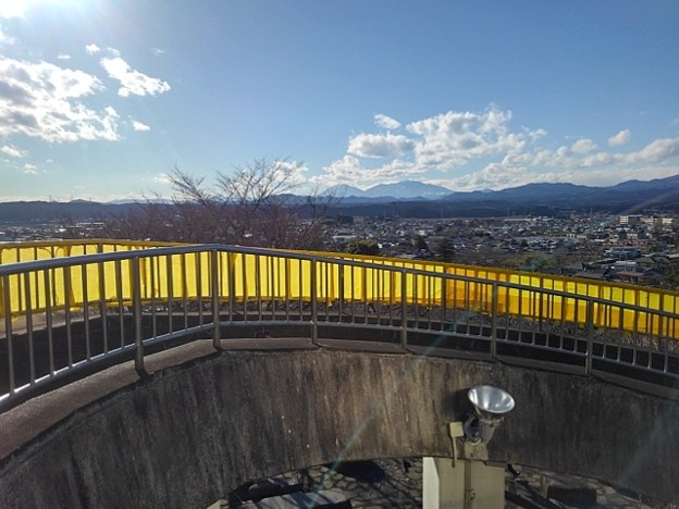 長峰公園のタワーの螺旋階段と日光連山（2月20日）