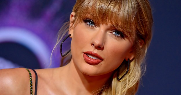 Beautiful Blue Eyes of Taylor Swift(11228)