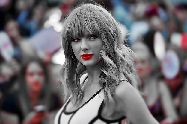 Beautiful Blue Eyes of Taylor Swift(11325)