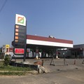 ヤンゴン閉めさせられたガソリンスタンド (2)