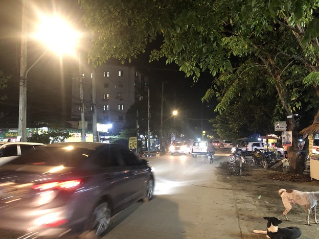 夜の賑わい at Yangon (8)