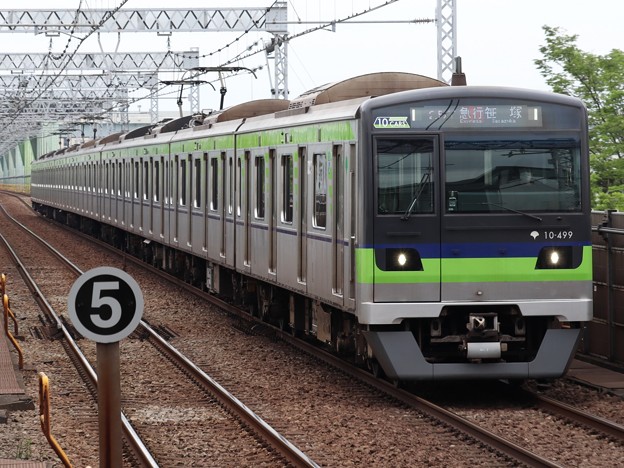都営新宿線10-300形　10-490F
