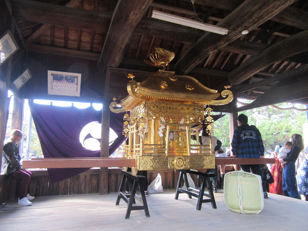 神社の神輿