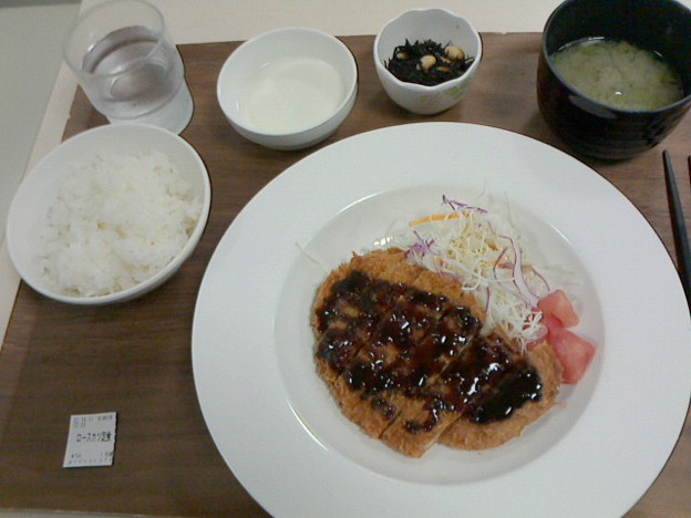 グリーンカフェ「ロースカツ定食」750円