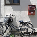 自転車と郵便受け
