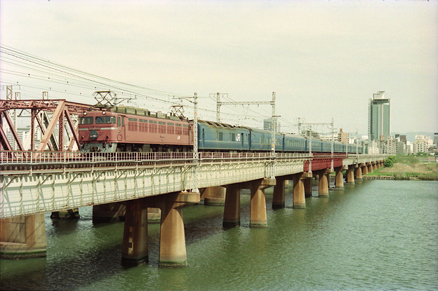 Photos: 淀川鉄橋を行く「日本海」