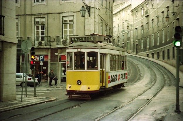19990102坂を下る＠リスボン