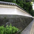Photos: 塀の横道