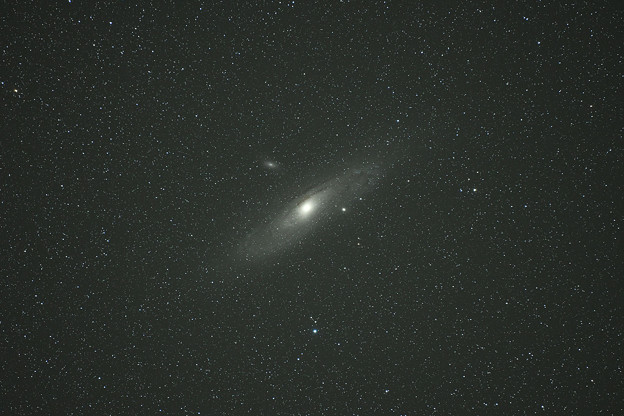 望遠レンズで写したアンドロメダ銀河