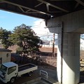横須賀水道 この方が東海道本線よく見えますね。越した先に道は続いてます。
