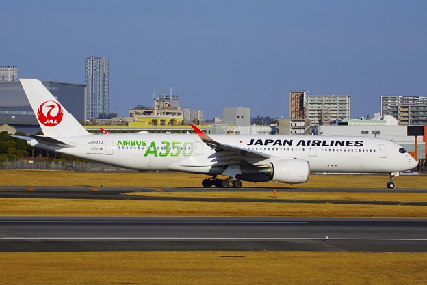 JAPAN AIRLINES JA03XJ