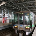 富山駅停車中の、あいの風とやま鉄道普通列車