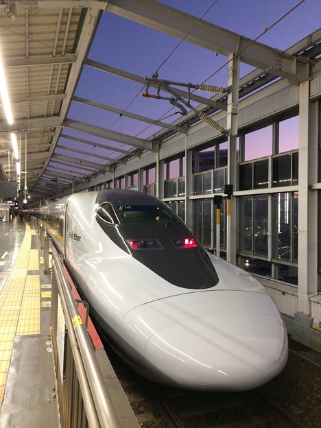 Photos: 岡山駅に停車中のひかりレールスター
