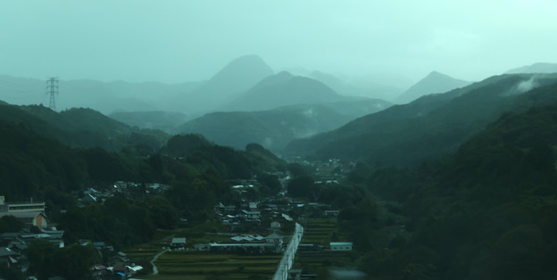 Photos: 雨の関越道からの赤城山