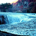 晩秋の吹割の滝水の流れ