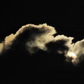 Photos: 雲より出ずる月