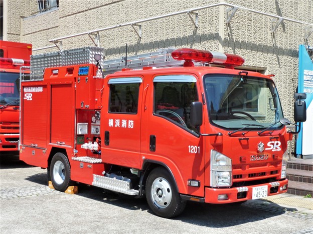 236 横浜市消防局 特別高度救助部隊 水槽付小型ポンプ車(機動消防)