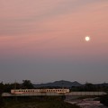 夕月の大谷川橋梁