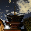 Photos: 211020_61T_満月と三重塔・RX10M3(近隣) (23-2)
