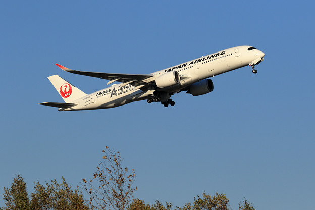 A350 JA02XJ JAL takeoff