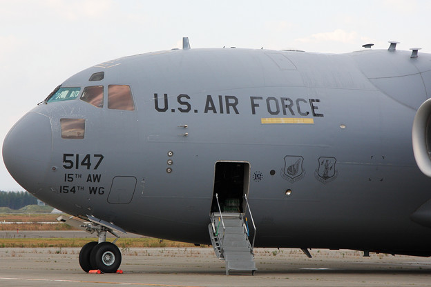 Photos: C-17A 05-5147 HH Thunderbirds支援で飛来 2009.10.15