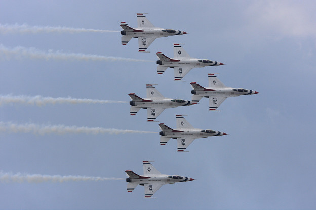 Photos: F-16 Thunderbirds本番 2009